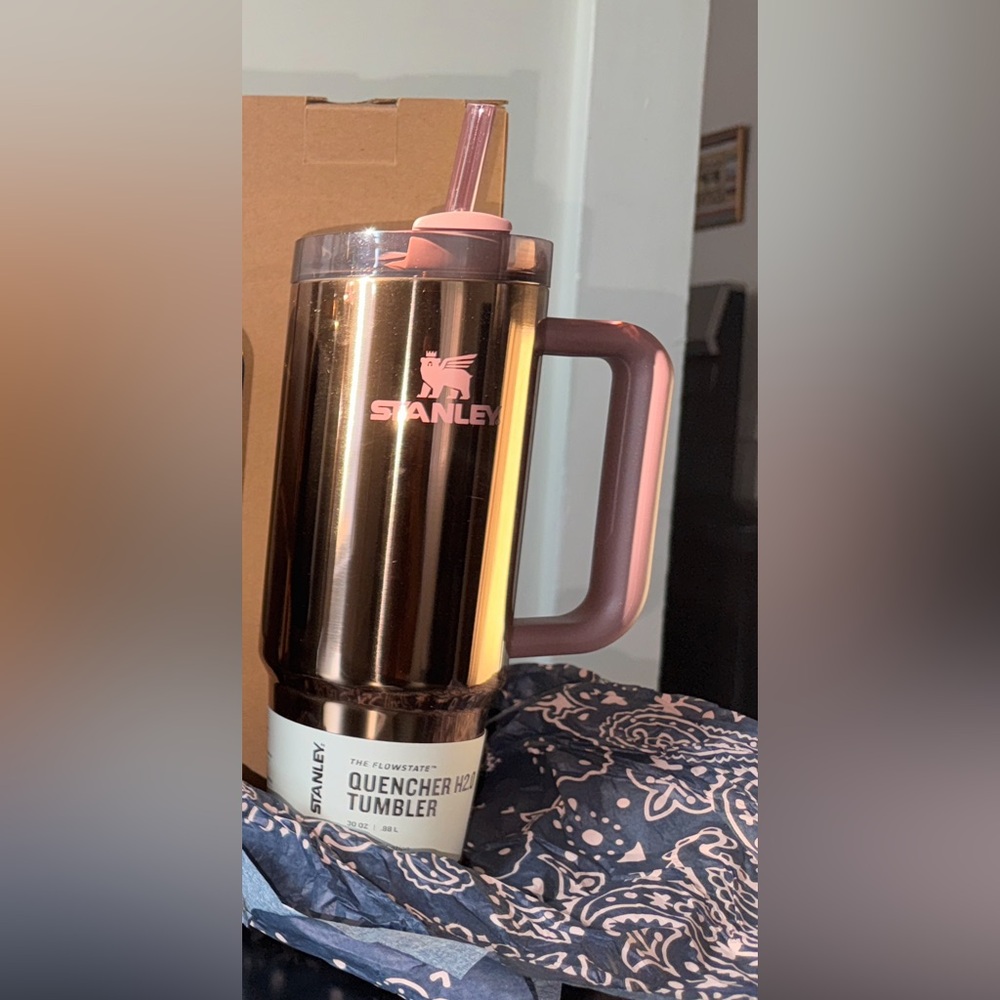 Stanley Polished Rose Gold 30oz Quencher